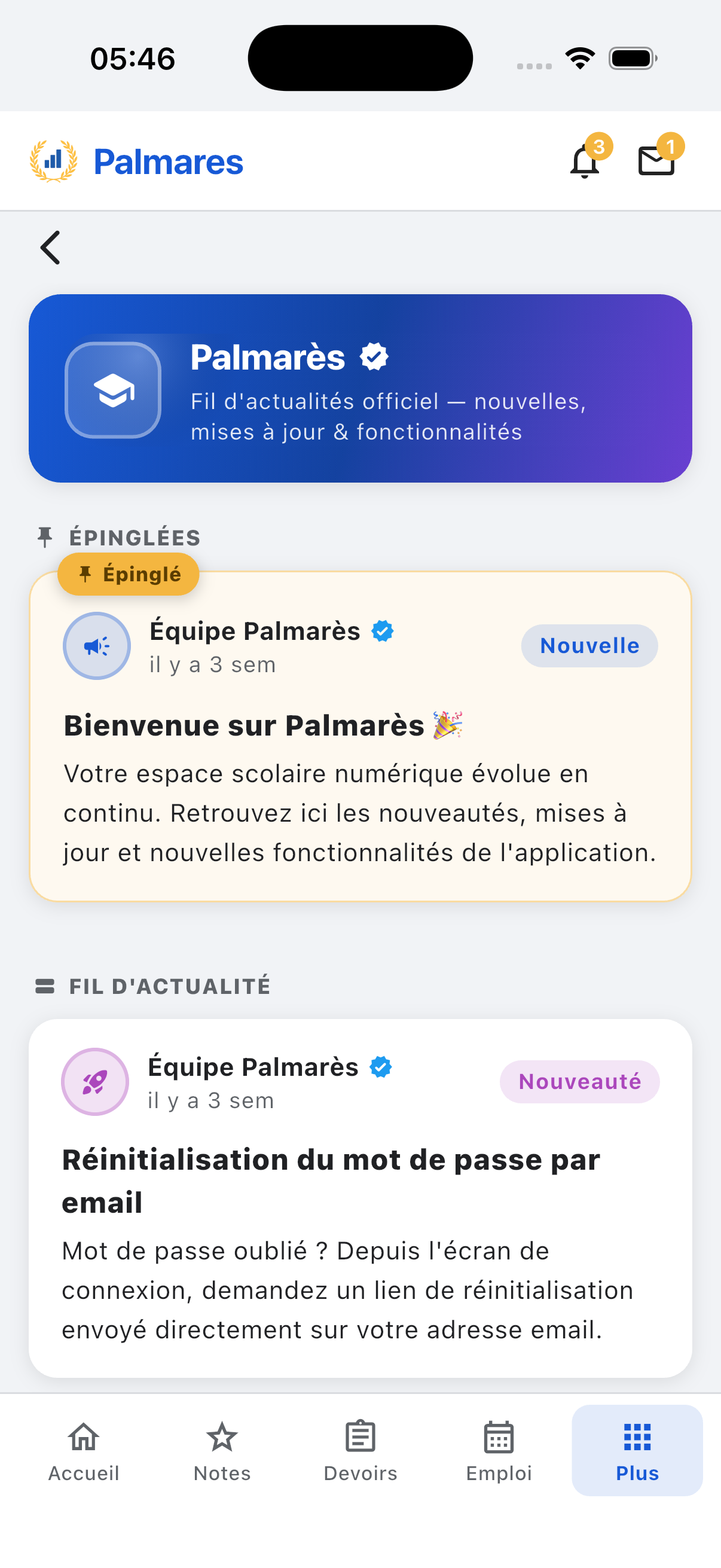 Aperçu de l'application mobile Palmarès affichant le fil d'actualités d'un élève